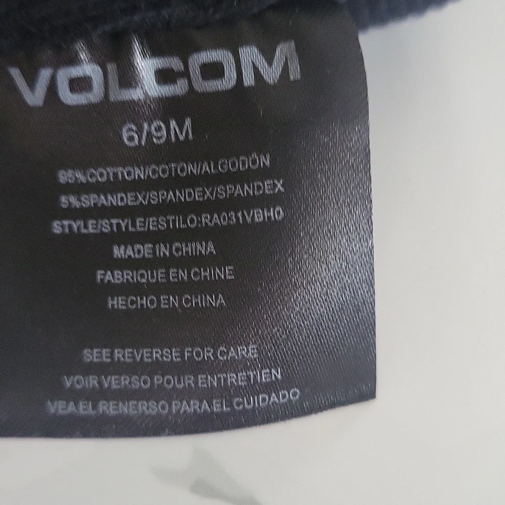Volcom Black Ribbed Baby Beanie - Picture 2 of 3